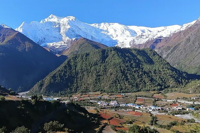 10 Days Annapurna Circuit Trek - A route that mixes heights, villages, and big-name peaks