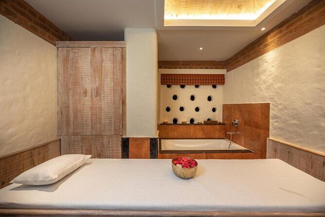 10 Days Ayurveda & Yoga Retreat in Kathmandu, Nepal - Meals and accommodation: why full board is more valuable than it looks