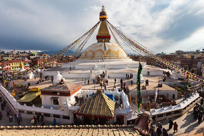 5-Day Sunrise Tour in Kathmandu Near Everest - Meeting up in Kathmandu: pickup timing, hotels, and small-group comfort