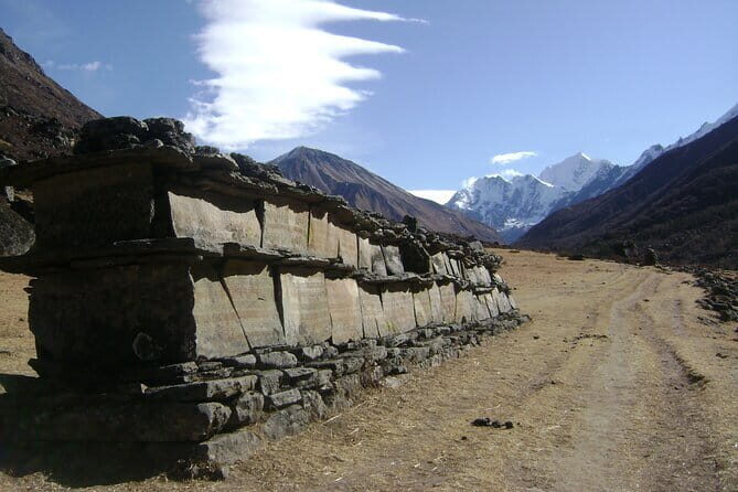 9 Days LANGTANG VALLEY TREKKING IN NEPAL - Syabrubesi Hot Springs and Thulo Syabru’s Tamang Culture