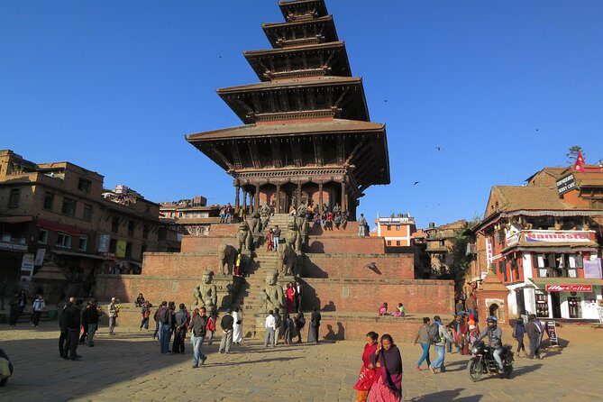 A day Bhaktapur tour - Nytapola and the pagoda-style wow factor (with 55 windows)