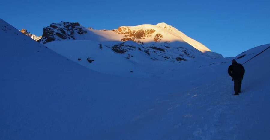 Annapurna Circuit Trekking 13 Days - Why the Annapurna Circuit feels like two treks in one