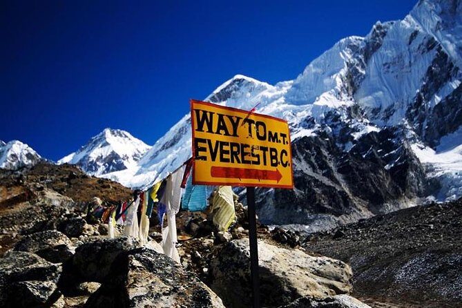 Everest Base Camp Trek with Kathmandu Valley Sightseeing Tour - Everest Base Camp: Lukla to the Foot of a Giant