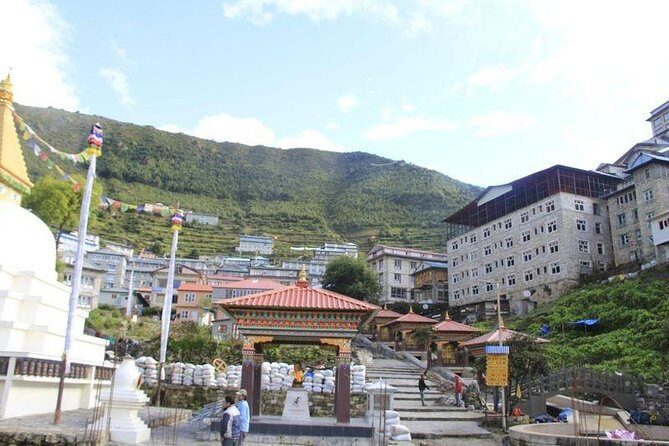 Everest Base Camp Trekking 16 Days - Namche Bazaar acclimatization: markets, Khumjung, and early viewpoints