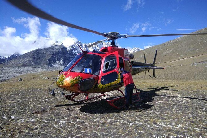 Everest Base Camp Trekking 16 Days - Everest Base Camp: Gorak Shep approach and following your Sherpa