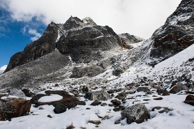 Everest Base Camp With Chola Pass via Gokyo Lakes - Fly to Lukla, then walk into the Everest mood
