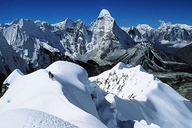 Everest Base Camp with Island Peak - Island Peak: how the climb support is handled
