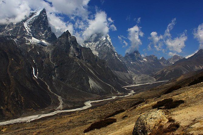 Everest Three Pass Trek - Cho La (5420m) and Gokyo Lakes: Ice, Effort, and Big Water Views