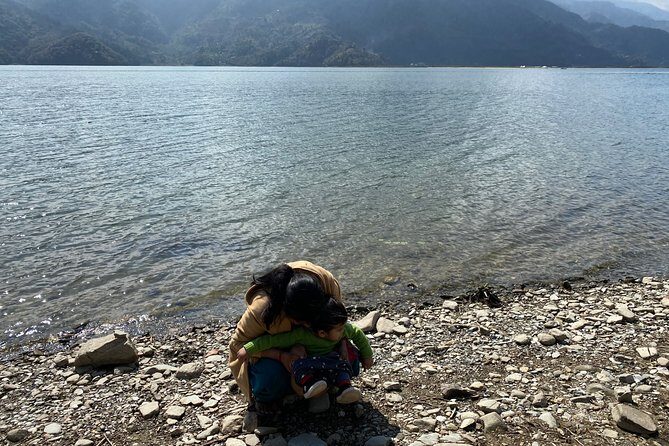 Explore Pokhara City in Sharing Bus - Stop 3: Begnas Lake for a clean, calming break