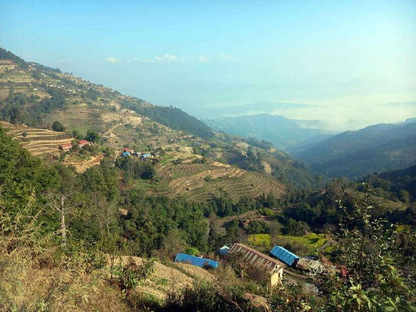From Kathmandu: 3-Day Chisapani-Nagarkot Trek & Bhaktapur - A three-day circuit that mixes trails and temples