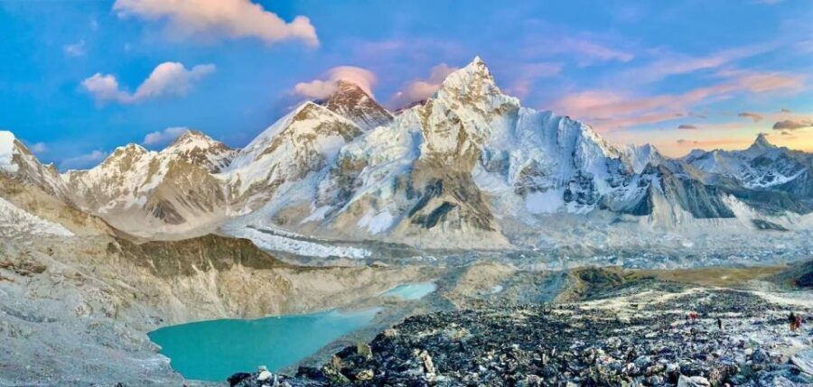 From Kathmandu Budget: 15 Day Everest Base Camp Trek - Weather and seasons: when the peaks are most likely to show up