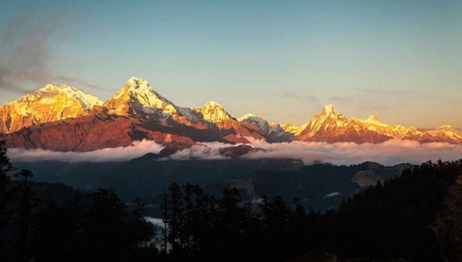 From Pokhara: 5-Day Annapurna Basecamp Trek with Hot Springs - Day 1: From Pokhara up to Chomrong/Sinuwa and the first steep wake-up