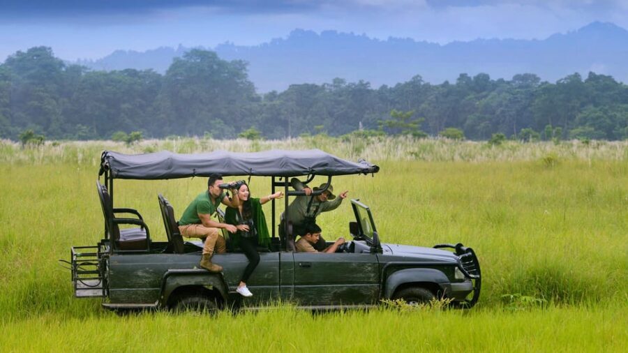 Kathmandu: 4-Day Private Chitwan National Park Safari Tour - Jeep safari day in Chitwan National Park: how to maximize your chances