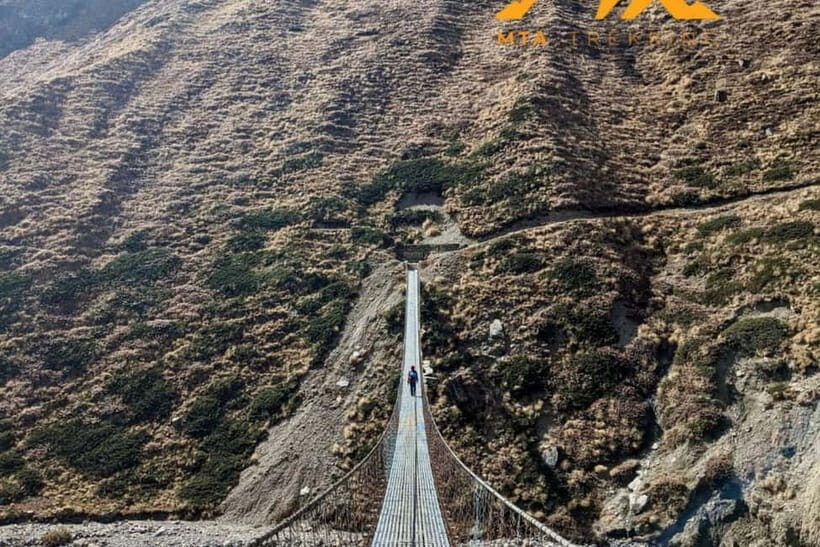 Kathmandu: 8-Day Annapurna Circuit Trek via Thorong La Pass - Day 3: Pisang to Manang, Braga’s Hillside Feel, and More Suspension Bridges