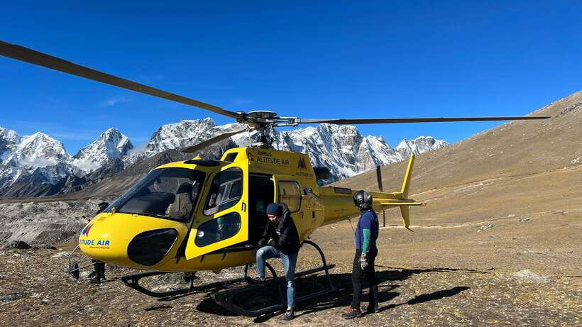 Kathmandu: Everest Helicopter Tour with Landing & Breakfast - Pheriche and the Everest Flight Window