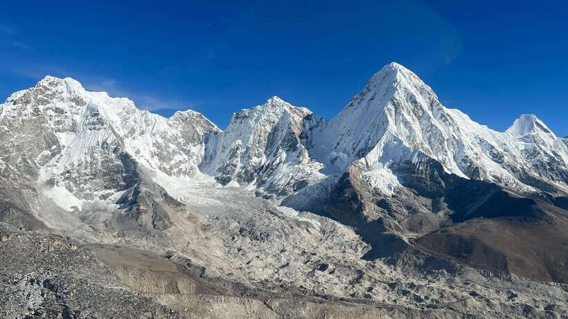 Kathmandu: Everest Helicopter Tour with Landing & Breakfast - What to Expect In the Air: Safety, Views, and Altitude Reality