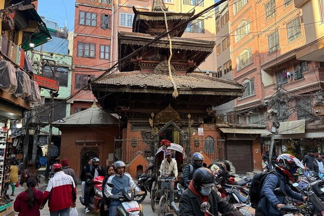Kathmandu: Food, Drink and Shopping Rickshaw Tour - Food lineup in real life: momos, thukpa, panipuri, and sugarcane juice
