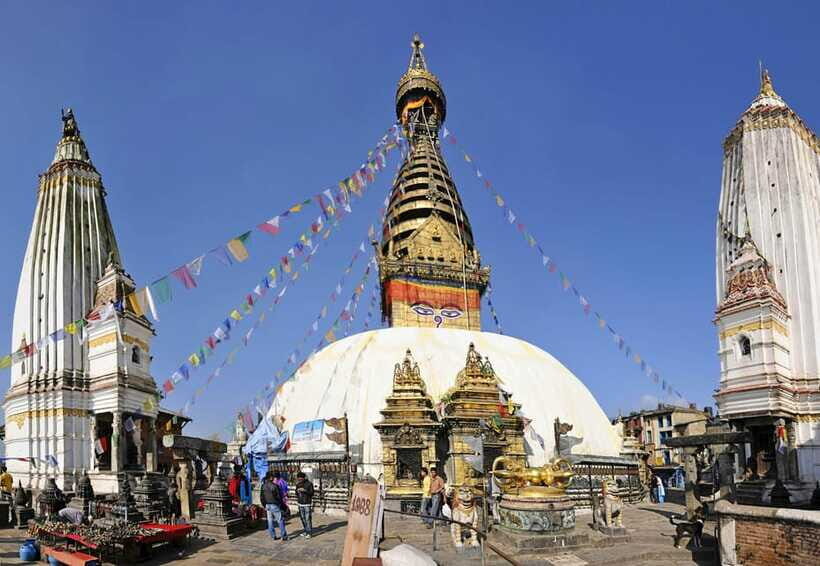 Kathmandu: Full-Day Budget Bus Tour of Kathmandu Valley - Kathmandu Durbar Square: Palaces, Courtyards, and Malla Kings