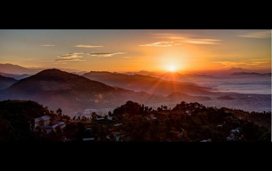 Kathmandu: Nagarkot, Bhaktapur, Doleswor & Sanga Statue Tour - Lunch in Bhaktapur: keep it local, keep it light