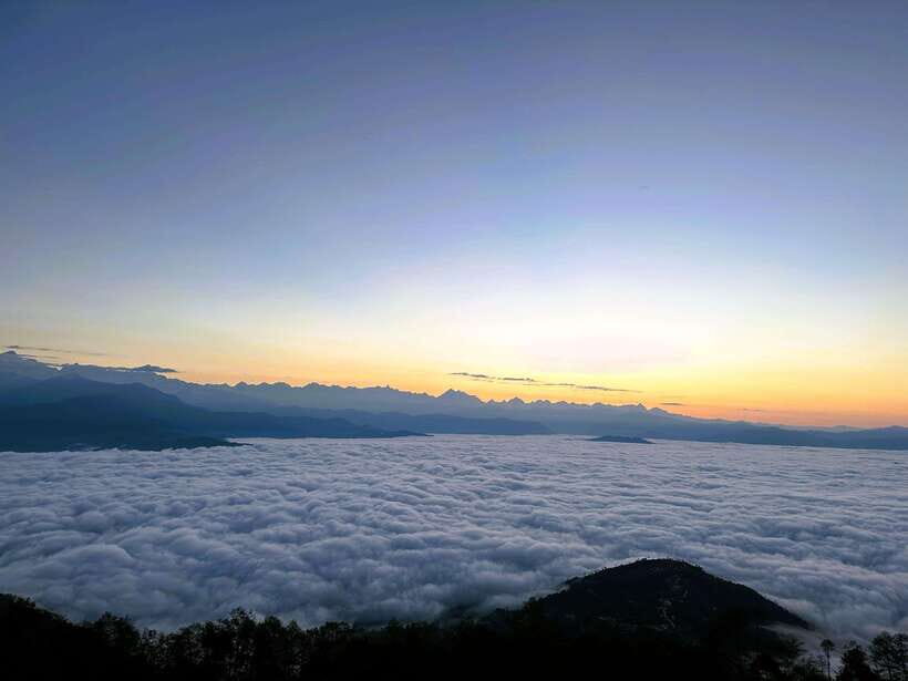 Kathmandu: Nagarkot Sunrise & Hiking to Changunarayan - Nagarkot hilltop time: sunrise views, walking breaks, and photo chances