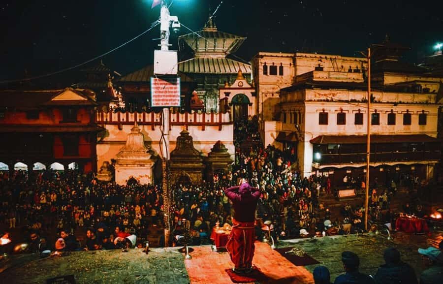 Kathmandu: Pashupatinath Aarati & Cremation Evening Tour - Markets, Photos, and Free Time Near the Complex