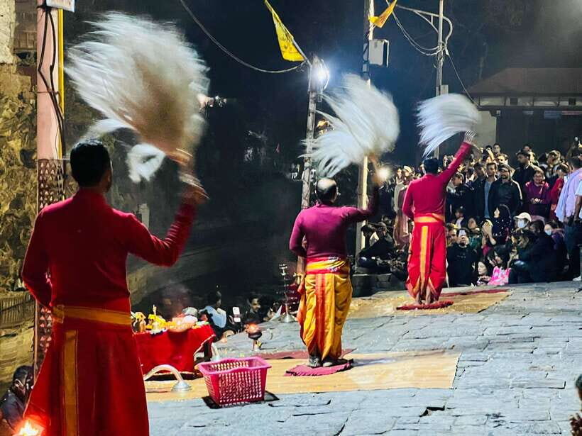 Kathmandu: Pashupatinath Evening Aarati Tour Private/Group - Why Pashupatinath’s evening aarati hits differently than daytime