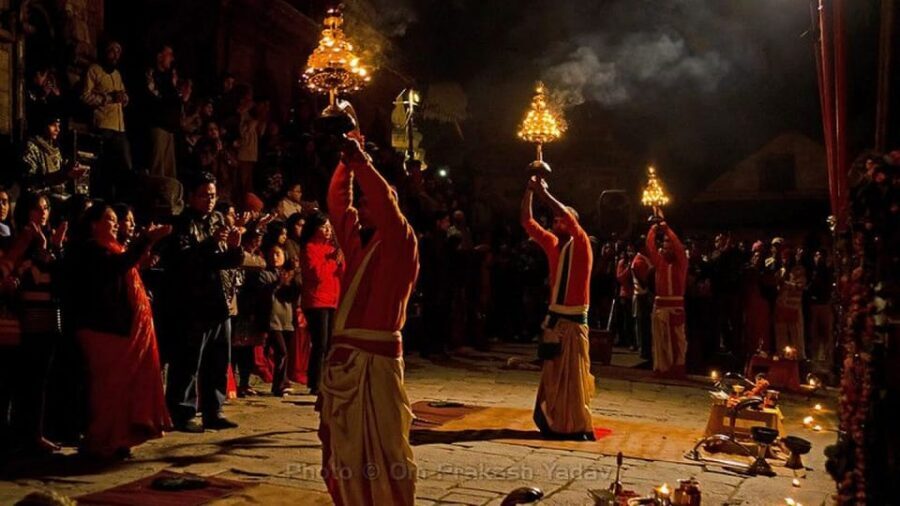 Kathmandu: Pashupatinath Temple Aarti Night Tour - The temple complex: golden roof, silver doors, and the Bagmati River