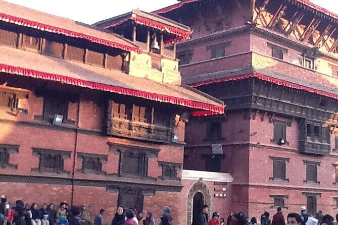 Kathmandu – Pokhara – Chitwan – 08 Days(KATHMANDU VALLEY- POKHARA –CHITWAN ) - City logistics: pickup, air-conditioned rides, and group size that stays human