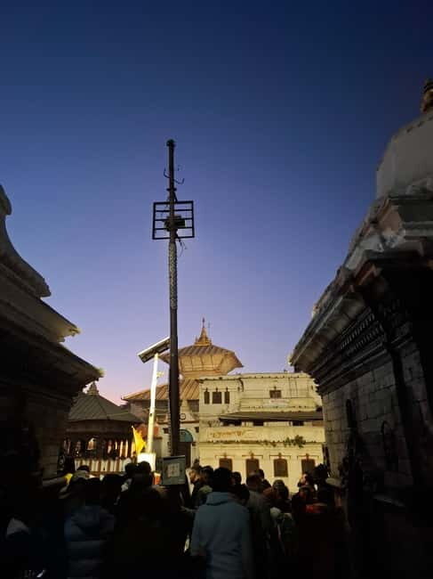 Katmandu: Pashupatinath Open Cremation & Evening Aarati - Temple entrance to Arya Ghat: what that walk actually gives you