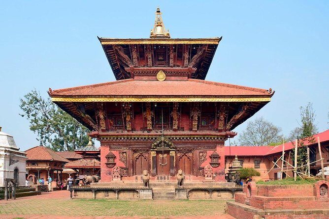 Luxury Changu Nagarkot Hike with Overnight Stay & Bhaktapur Tour - Changu Narayan: Kathmandu’s Oldest Temple Stop Before the Climb