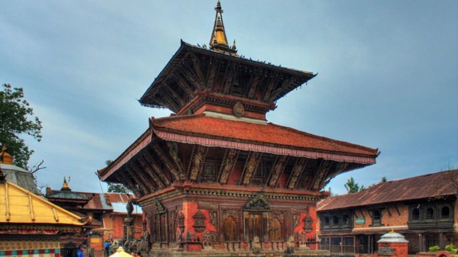 Nagarkot Sunrise With Trip To Changu Narayan and Bhaktapur - Bhaktapur Durbar Square Walk: Newari Architecture Up Close