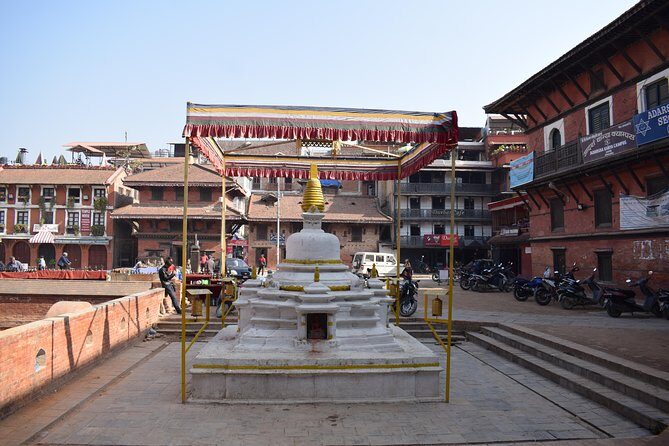 Patan Tour - Half Day Sightseeing in Kathmandu - Guides matter here: Shanti and Som as the kind of help you want
