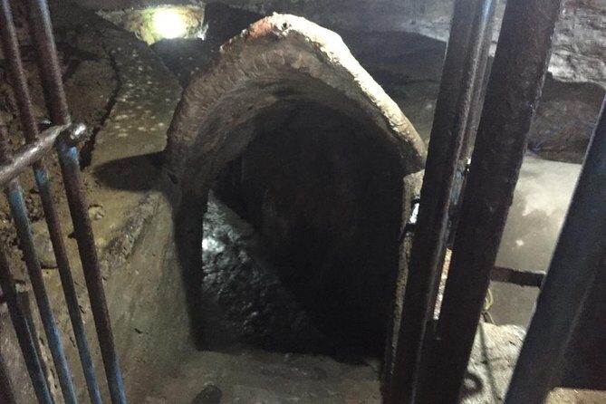 Pokhara City Tour in Sharing Bus - Stop 2: Mahendra Cave for quick cave time