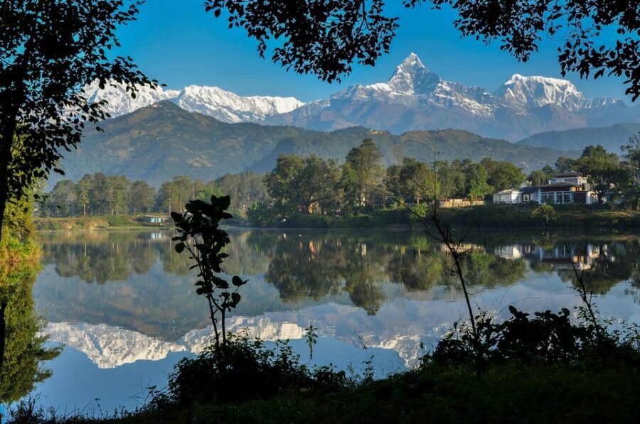 Pokhara: Guided Evening Walking Tour in Lakeside - The momo stop: veg or chicken, and how the food part is worth it