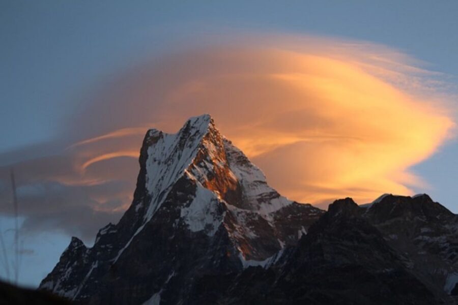 Pokhara: Peace Pagoda Sunset, Annapurna Mountain Views Tour - Sunset over the Annapurnas: how the colors get your attention