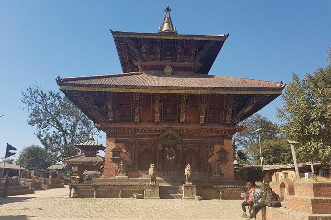 Private Day Tour in Kathmandu Valley Rim with Bhaktapur Sightseeing - Door-to-Door Pickup: The Real Value of Private Transport