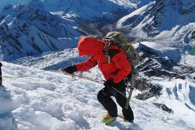 Private Lobuche East Peak Climb and Mt Everest Base Camp Trekking - Kathmandu start: pickup, meeting window, and getting your head right