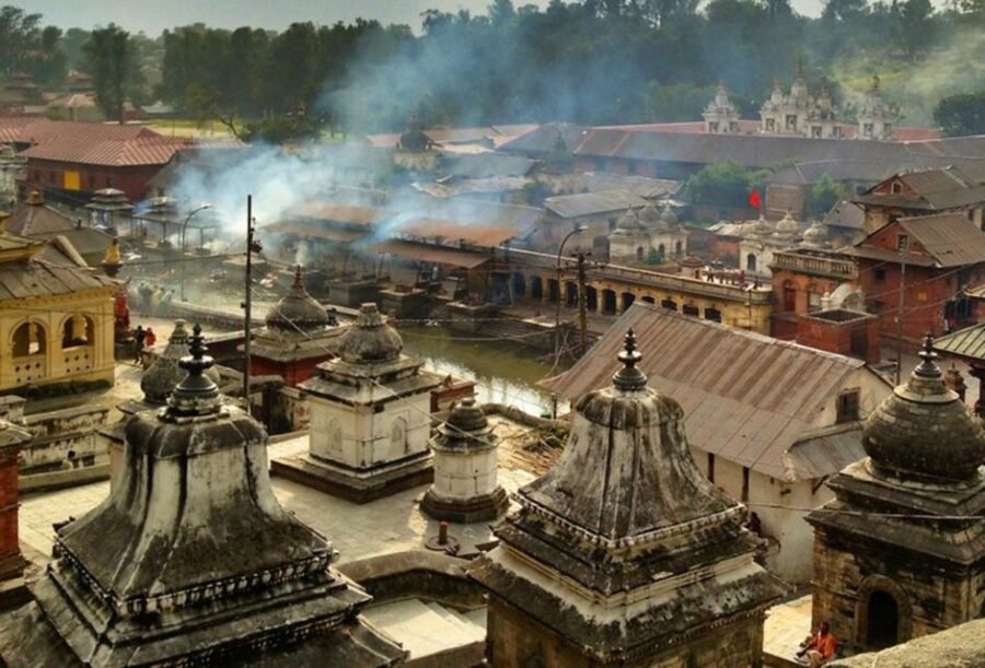 Sacred Kathmandu: Aarati, Cremation Rites & Stupa Serenity - Boudhanath Stupa kora: circling with prayer wheels