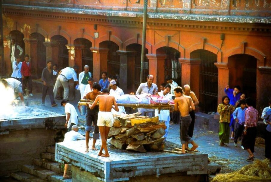 Sacred Kathmandu: Aarati, Cremation Rites & Stupa Serenity - Markets near Boudha: what you’ll notice in the real streets