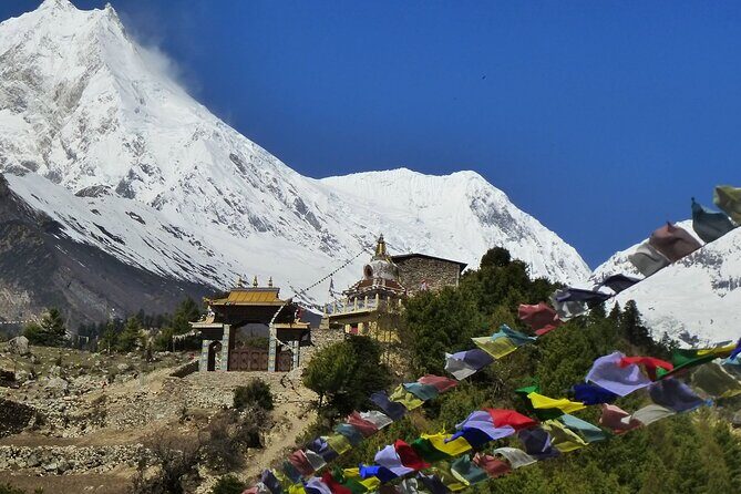 Tsum Valley and Manaslu Trek - Chumling to Mu Gompa and Rachen Gompa: Tibetan Buddhism on your walking schedule
