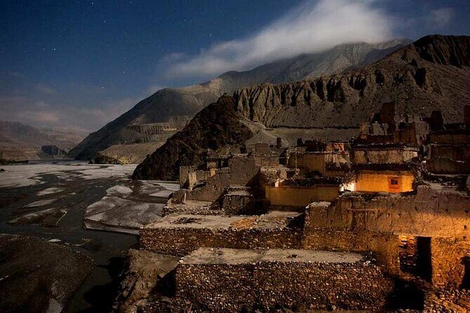 Upper Mustang Trek - 13 Days - Dri and Tange: rock paintings and Damodar Kunda