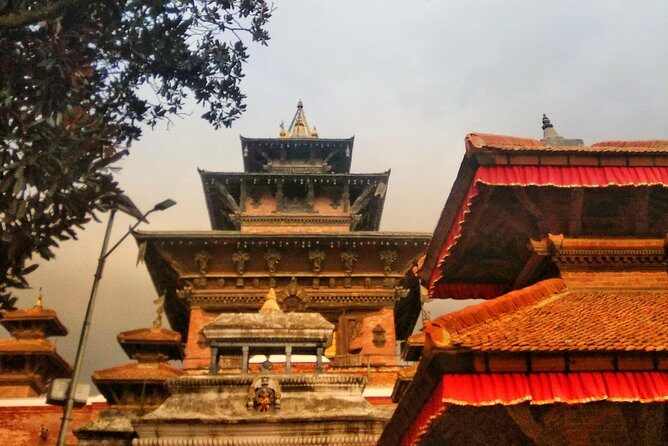 Walking tour of real Kathmandu through back streets. - The Freak street contrast: why that last stretch matters